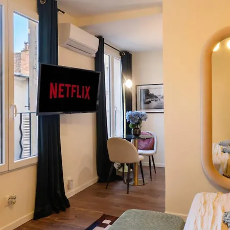 Studio Premium Paris 6 *
